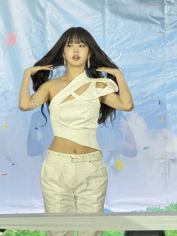 Jang Won-young  장원영 WONYOUNG photo 18 of 5846