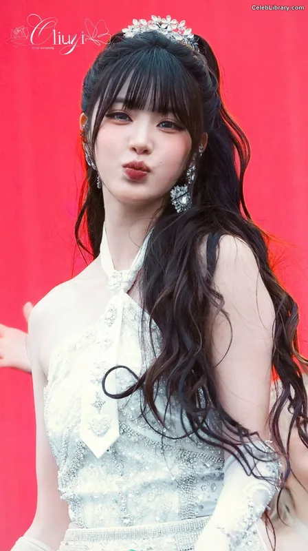 Jang Won-young  장원영 WONYOUNG photo 2 of 5846