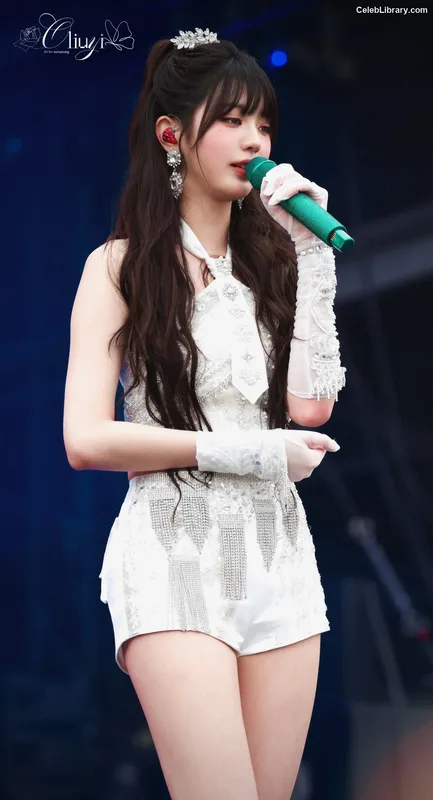 Jang Won-young  장원영 WONYOUNG photo 3 of 5846