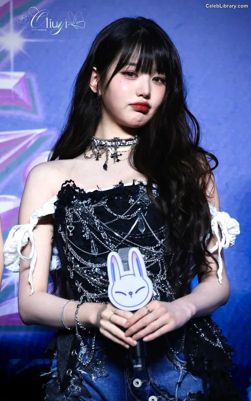 Jang Won-young  장원영 WONYOUNG photo 17 of 5846
