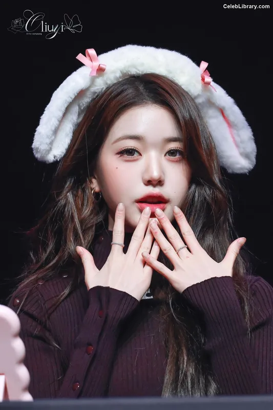 Jang Won-young  장원영 WONYOUNG photo 23 of 5846