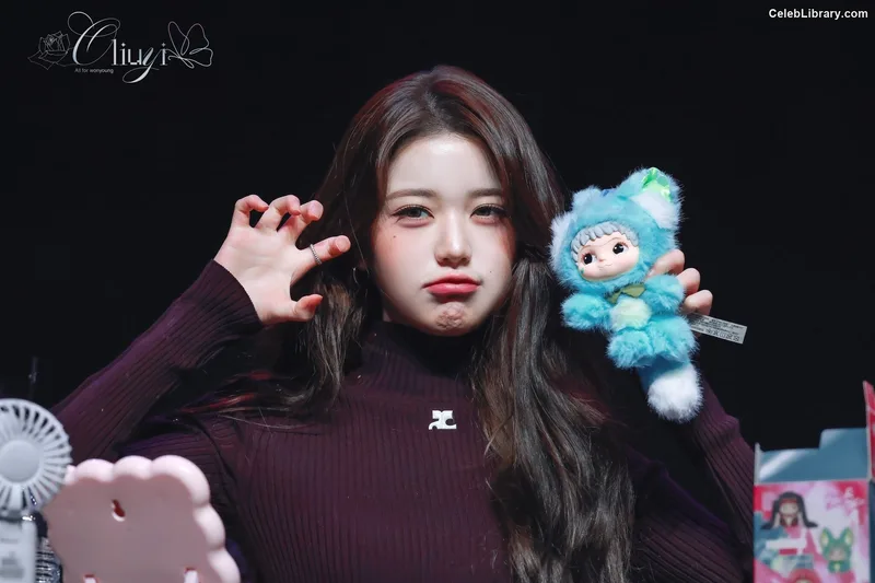 Jang Won-young  장원영 WONYOUNG photo 4 of 5846