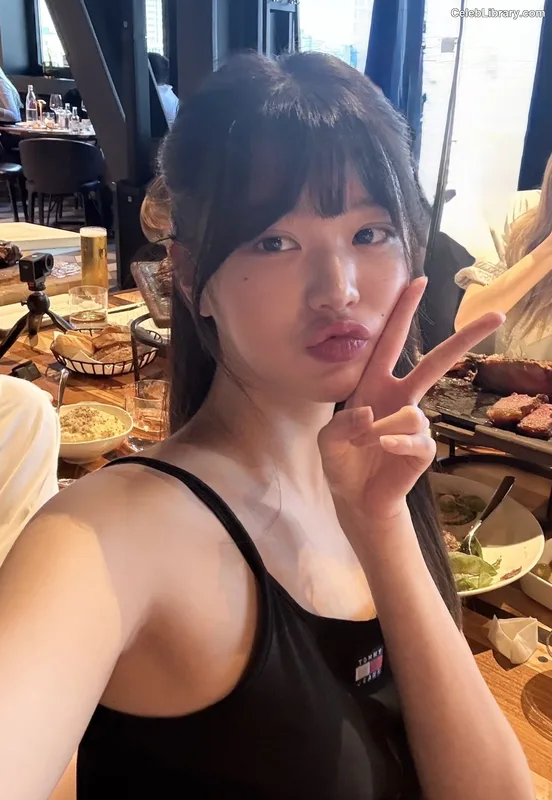 Jang Won-young  장원영 WONYOUNG photo 2 of 5846