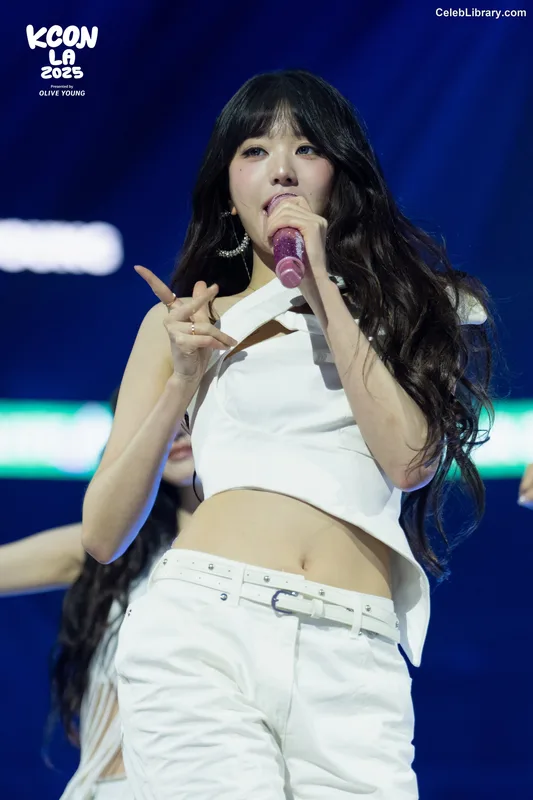 Jang Won-young  장원영 WONYOUNG photo 14 of 5846