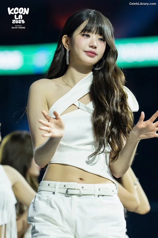 Jang Won-young  장원영 WONYOUNG photo 15 of 5846