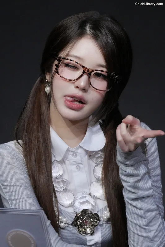 Jang Won-young 장원영 WONYOUNG photo 3 of 5846