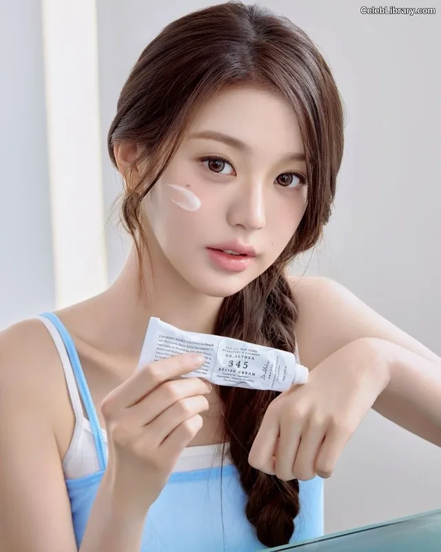 Jang Won-young 장원영 WONYOUNG photo 10 of 5846