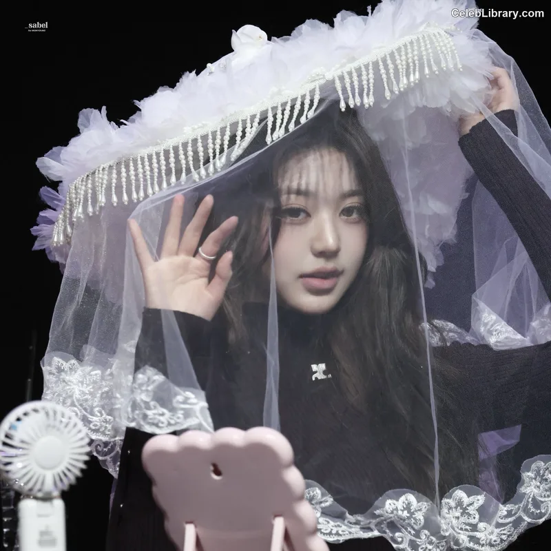 Jang Won-young 장원영 WONYOUNG photo 15 of 5846