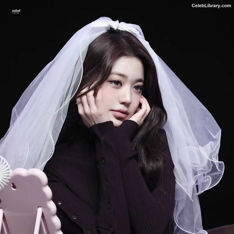 Jang Won-young 장원영 WONYOUNG photo 20 of 5846