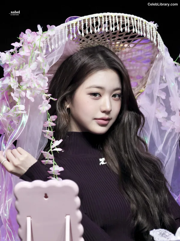 Jang Won-young 장원영 WONYOUNG photo 10 of 5846