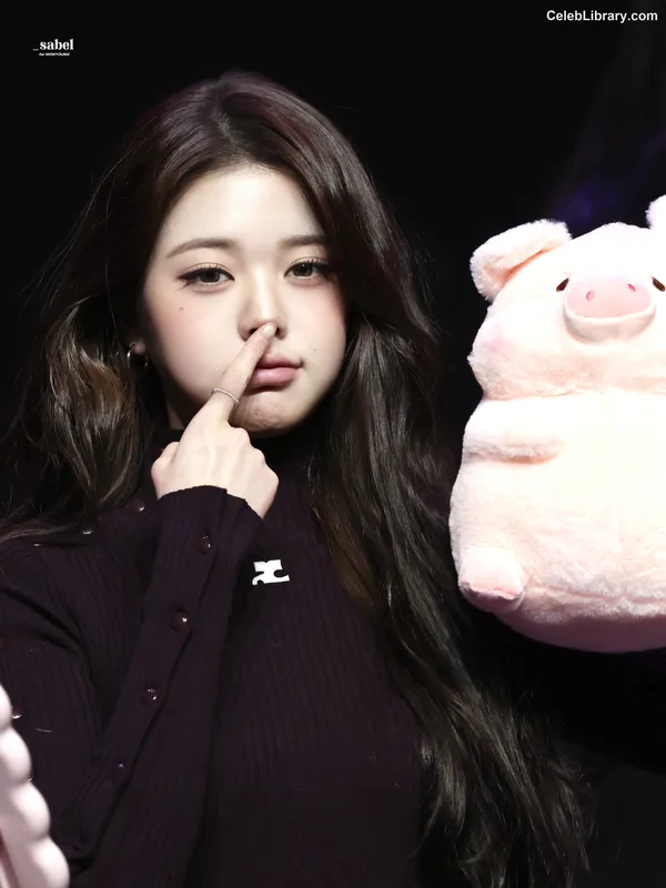 Jang Won-young 장원영 WONYOUNG photo 11 of 5846