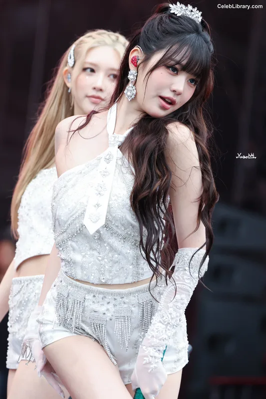 Jang Won-young 장원영 WONYOUNG photo 24 of 5846
