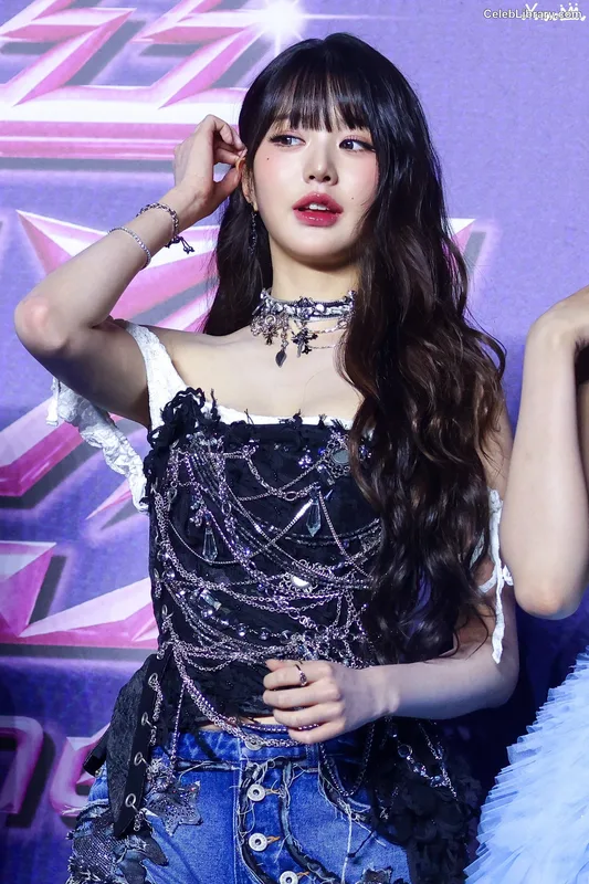 Jang Won-young 장원영 WONYOUNG photo 11 of 5846