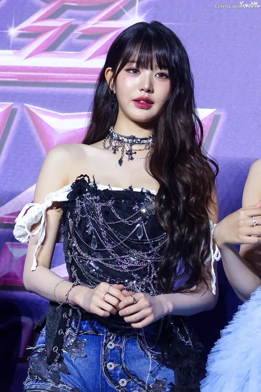 Jang Won-young 장원영 WONYOUNG photo 12 of 5846