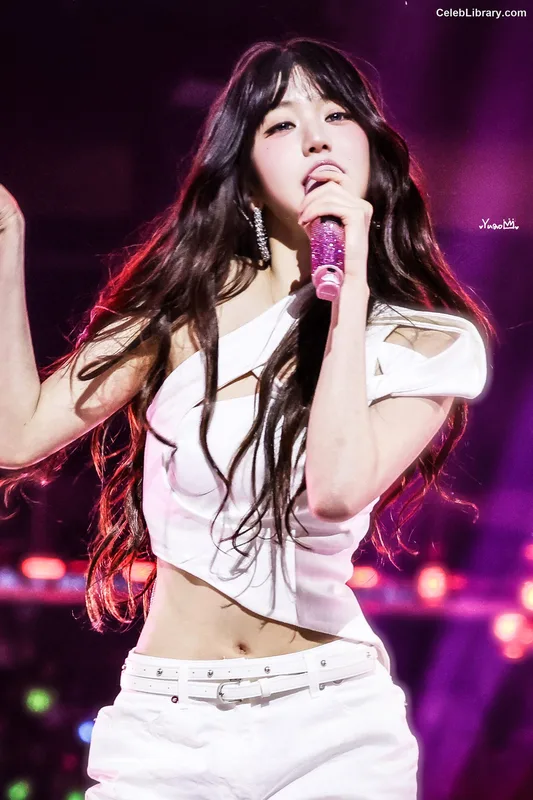 Jang Won-young 장원영 WONYOUNG photo 14 of 5846
