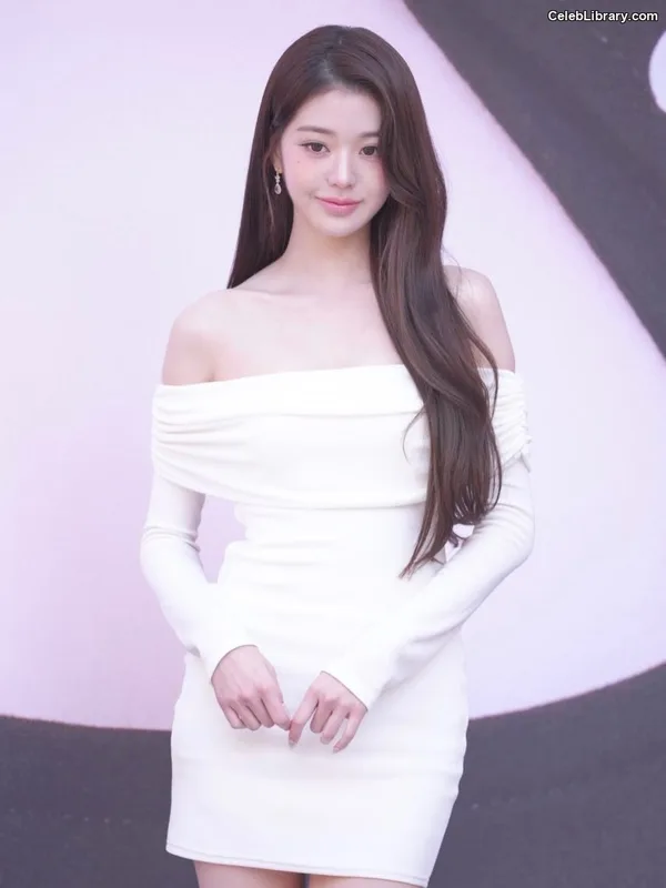 Jang Won-young 장원영 WONYOUNG photo 5 of 5846