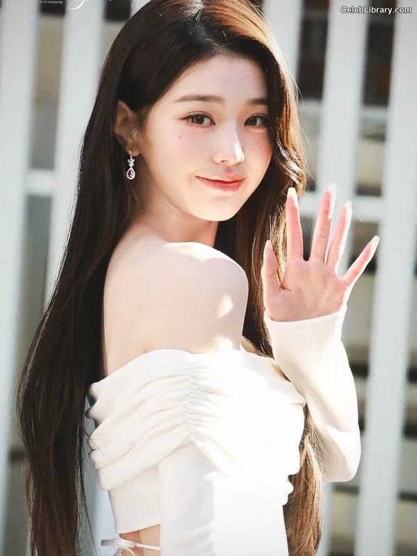 Jang Won-young 장원영 WONYOUNG photo 7 of 5846