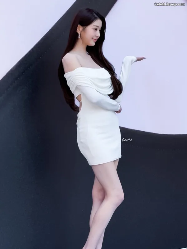 Jang Won-young 장원영 WONYOUNG photo 11 of 5846