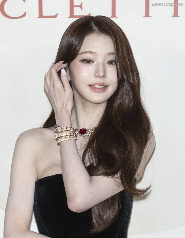 Jang Won-young 장원영 WONYOUNG photo 5 of 5846
