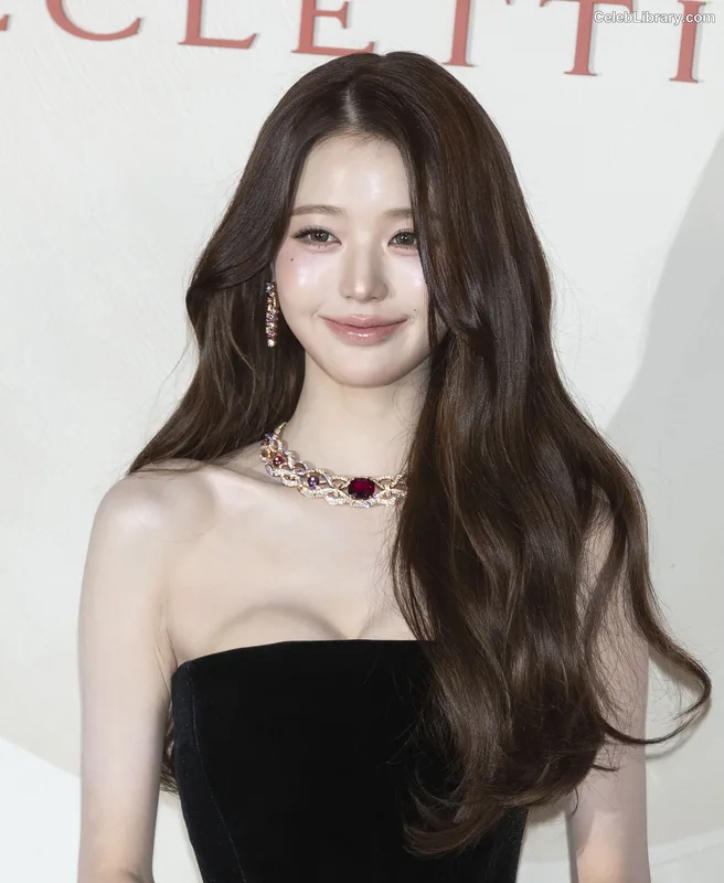 Jang Won-young 장원영 WONYOUNG photo 6 of 5846