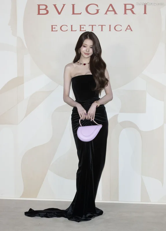 Jang Won-young 장원영 WONYOUNG photo 12 of 5846