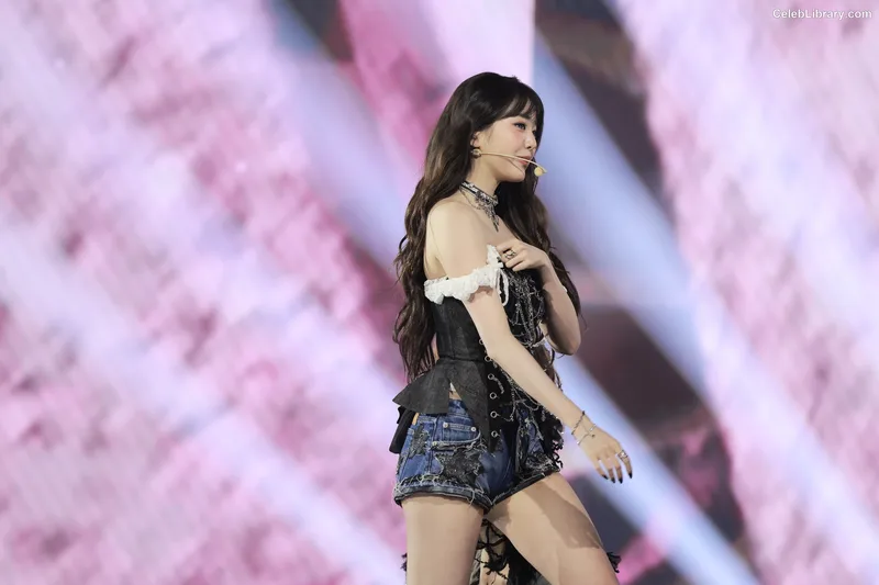 Jang Won-young  장원영 WONYOUNG photo 20 of 5846