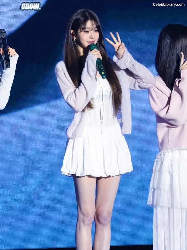 Jang Won-young  장원영 WONYOUNG photo 23 of 5846