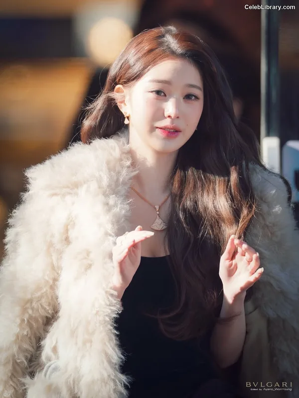 Jang Won-young  장원영 WONYOUNG photo 2 of 5846