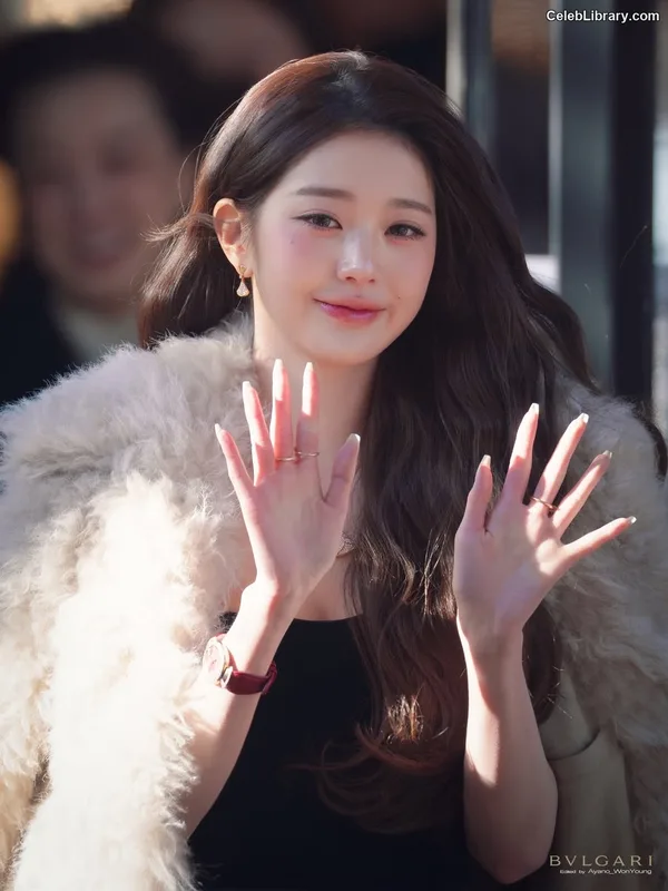 Jang Won-young  장원영 WONYOUNG photo 3 of 5846