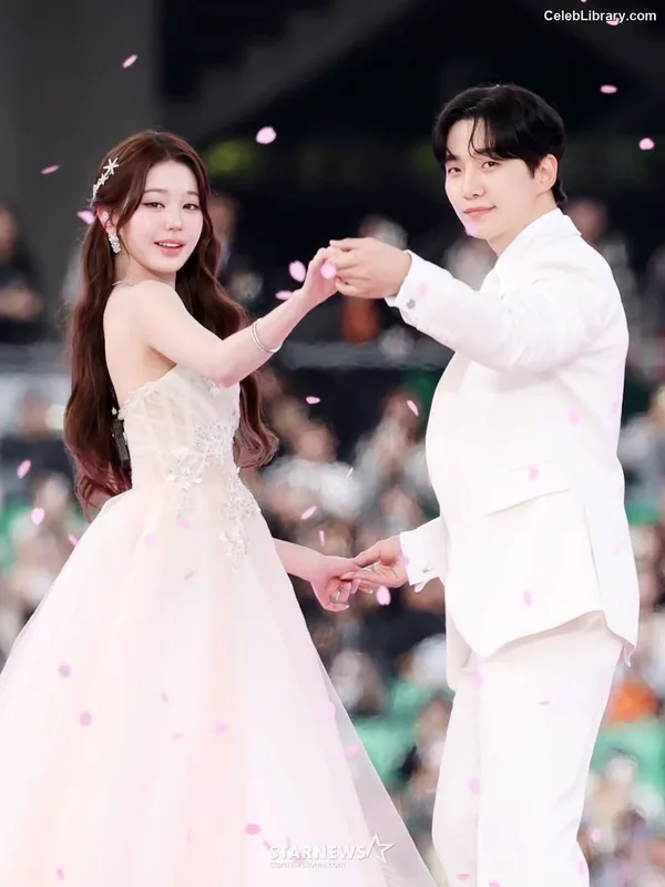 Jang Won-young  장원영 WONYOUNG photo 16 of 5846