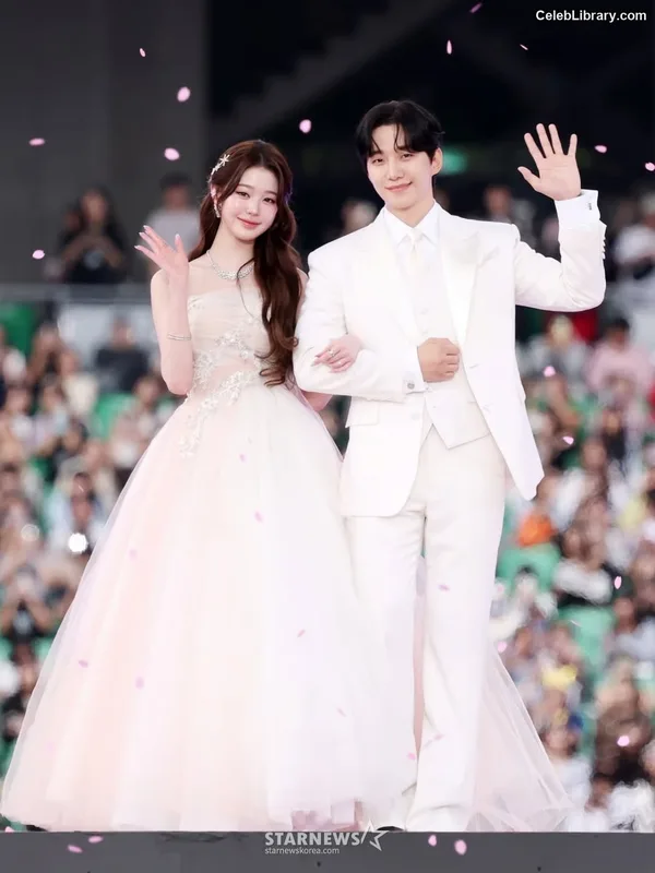 Jang Won-young  장원영 WONYOUNG photo 19 of 5846