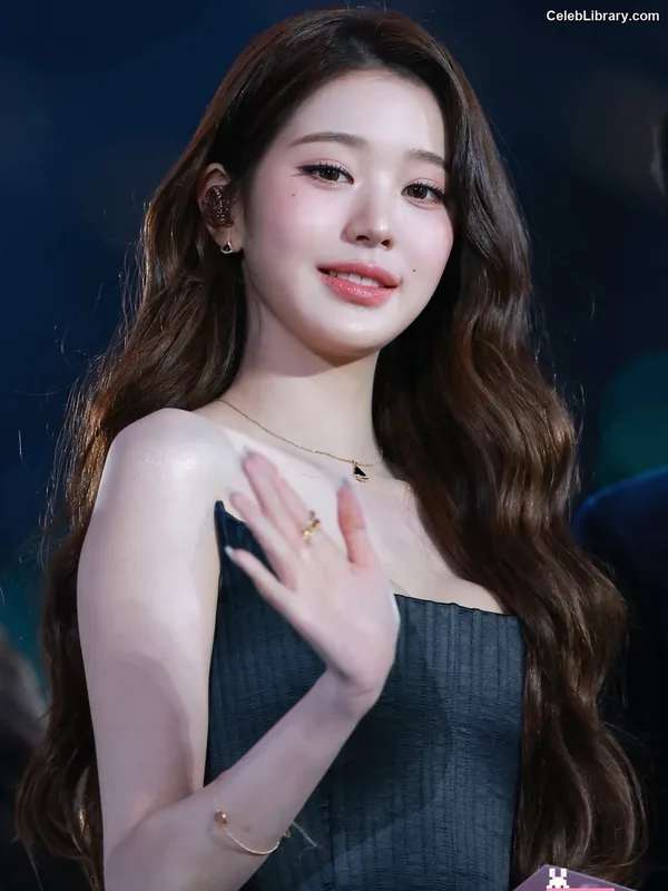 Jang Won-young  장원영 WONYOUNG photo 3 of 5846