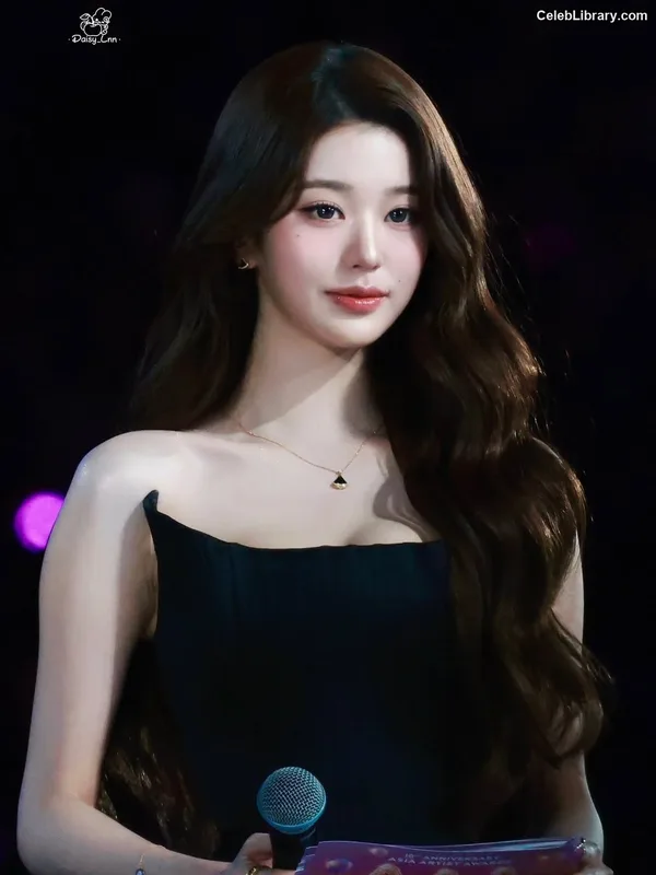 Jang Won-young  장원영 WONYOUNG photo 7 of 5846