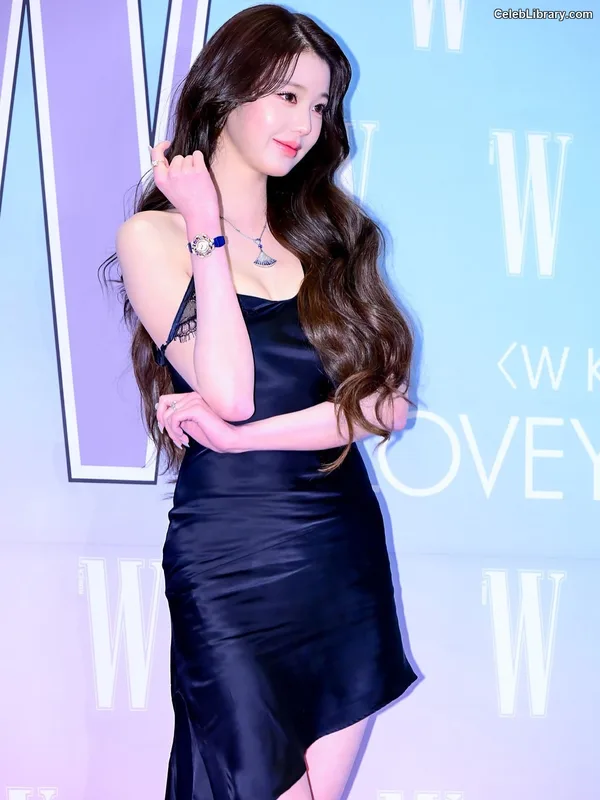 Jang Won-young  장원영 WONYOUNG photo 17 of 5846