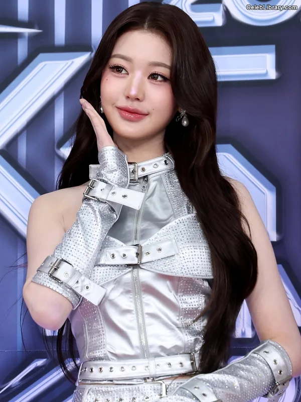 Jang Won-young  장원영 WONYOUNG photo 23 of 5846