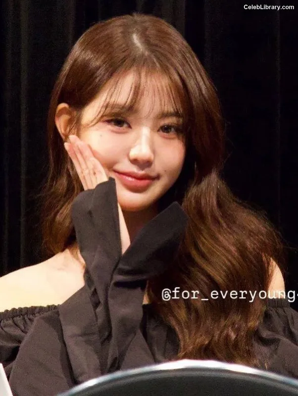 Jang Won-young  장원영 WONYOUNG photo 2 of 5846