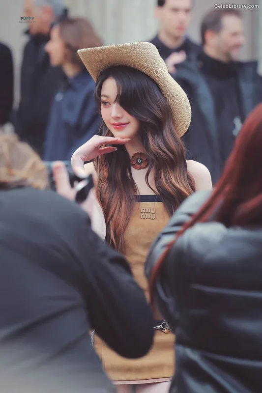 Jang Won-young  장원영 WONYOUNG photo 16 of 5846