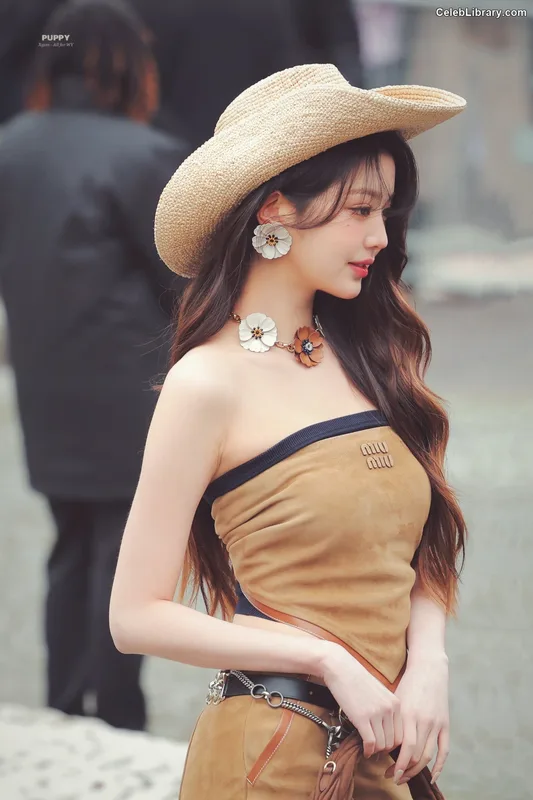 Jang Won-young  장원영 WONYOUNG photo 18 of 5846