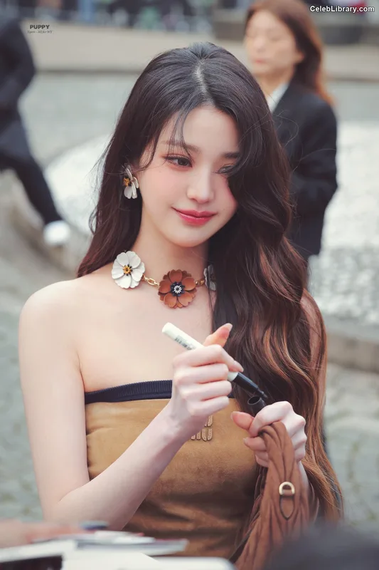 Jang Won-young  장원영 WONYOUNG photo 20 of 5846