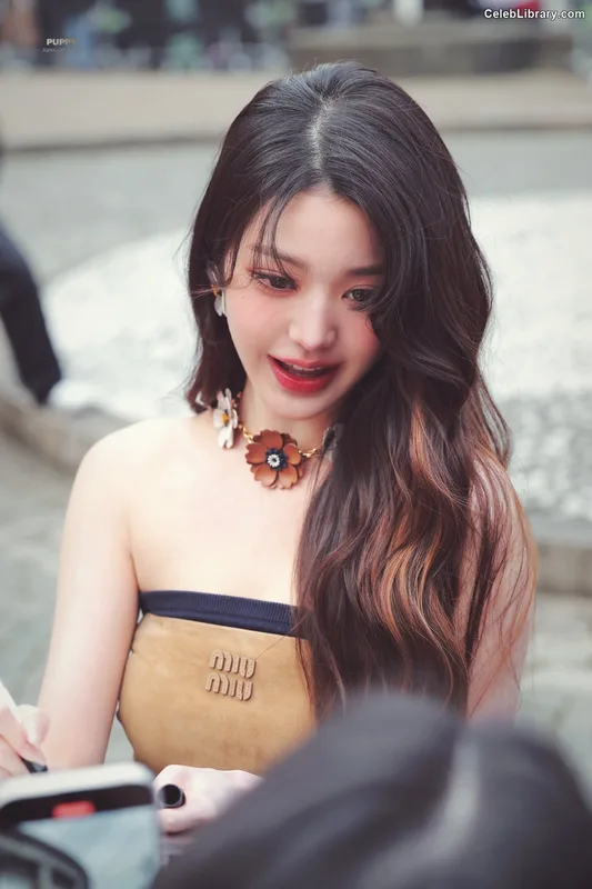 Jang Won-young  장원영 WONYOUNG photo 21 of 5846