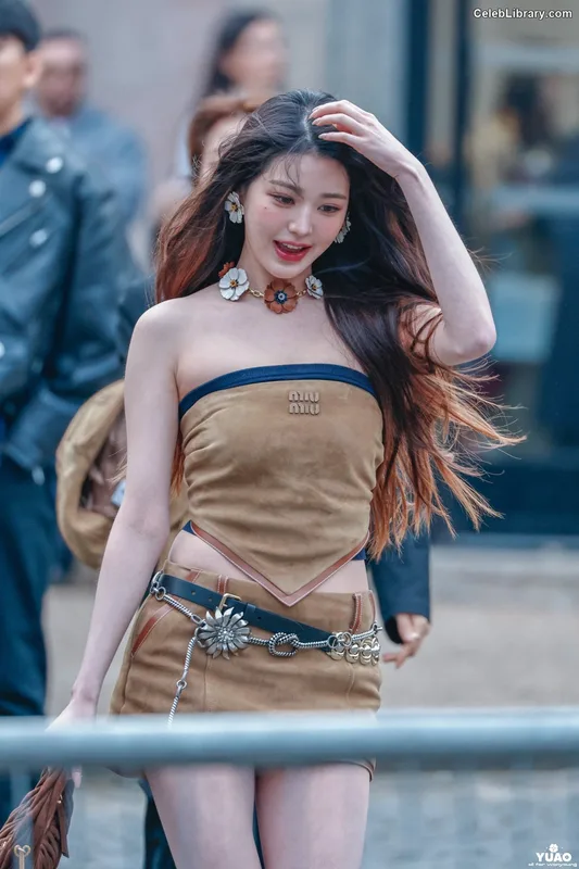 Jang Won-young  장원영 WONYOUNG photo 10 of 5846