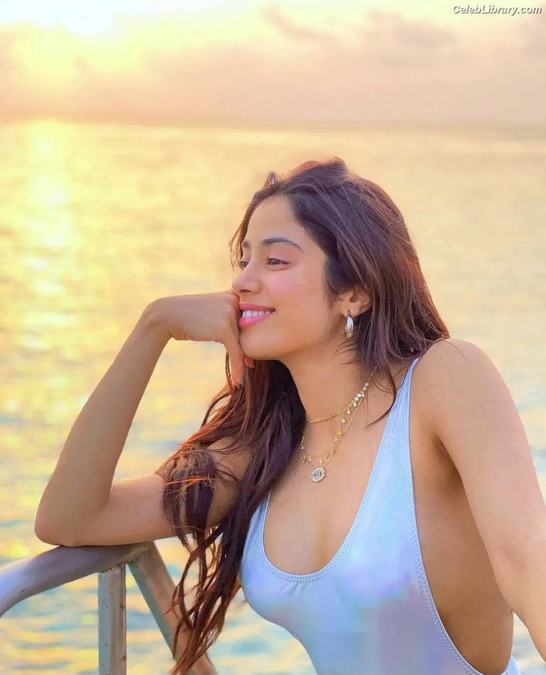 Janhvi Kapoor photo 13 of 234