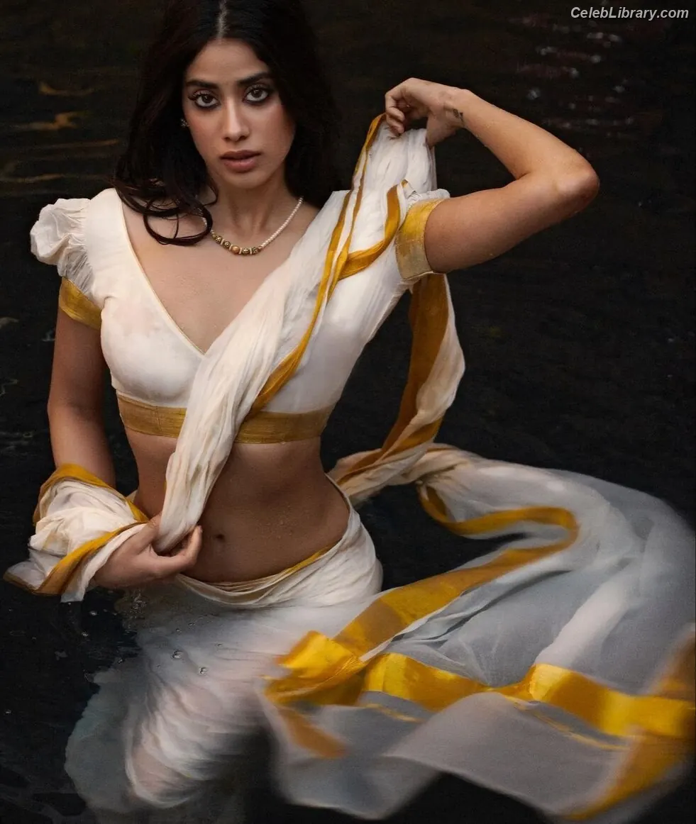 Janhvi Kapoor photo 1 of 234