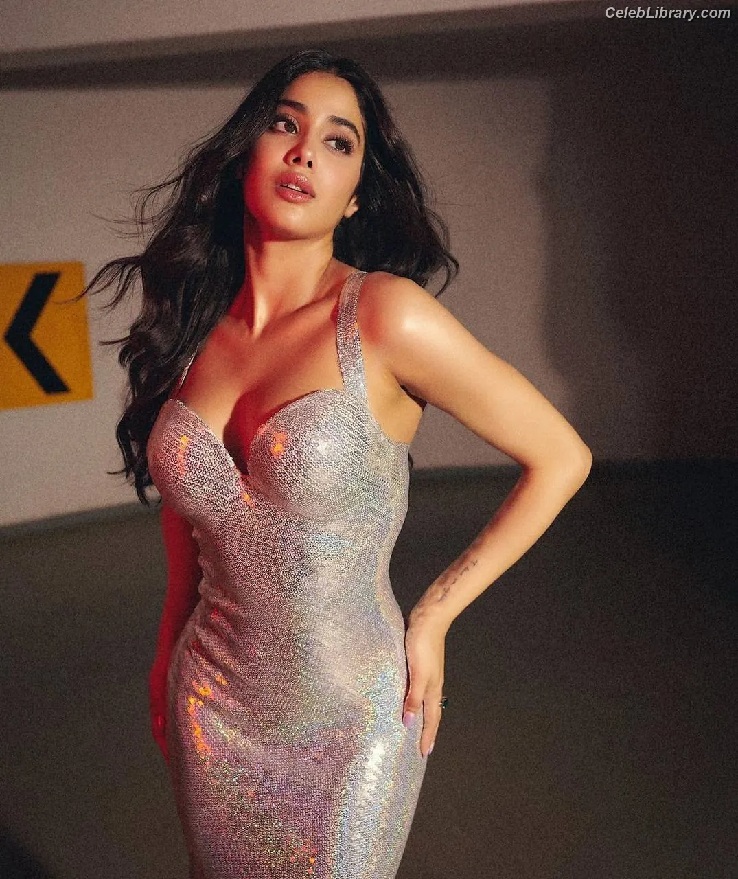 Janhvi Kapoor photo 4 of 234