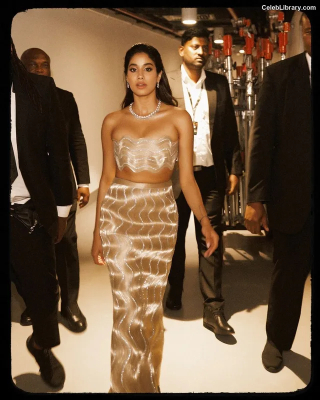 Janhvi Kapoor photo 11 of 235