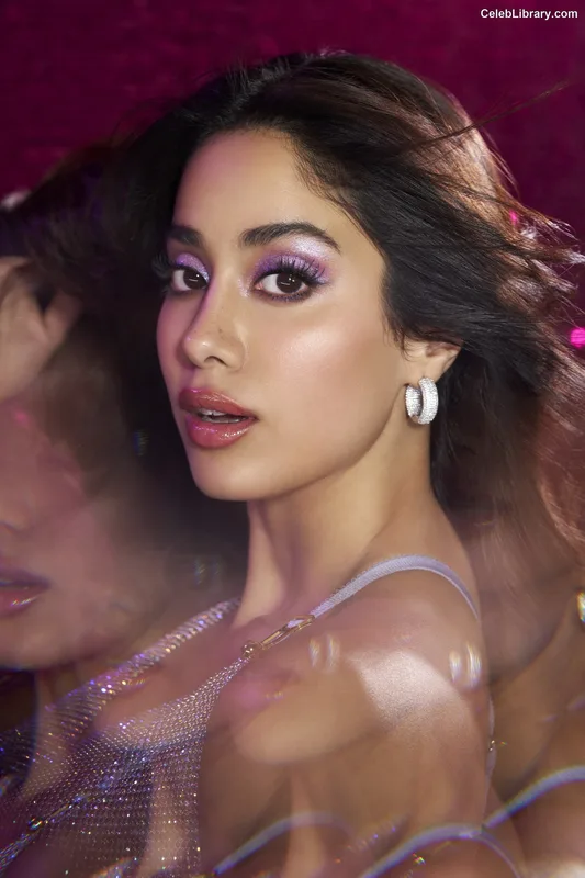 Janhvi Kapoor photo 7 of 235