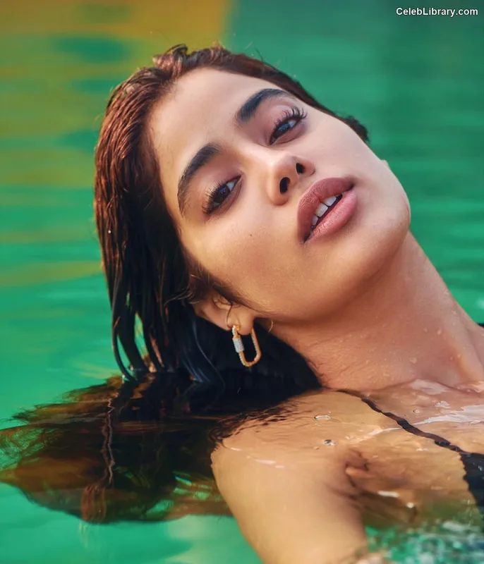 Janhvi Kapoor photo 15 of 235