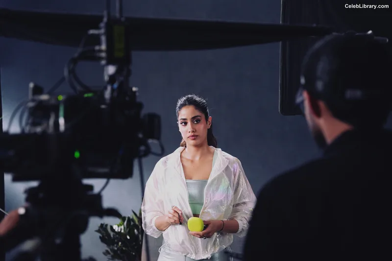 Janhvi Kapoor photo 21 of 235