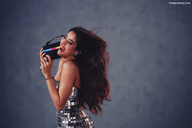 Janhvi Kapoor photo 2 of 235