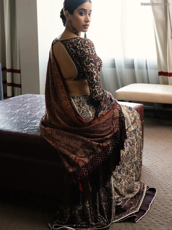 Janhvi Kapoor photo 8 of 235